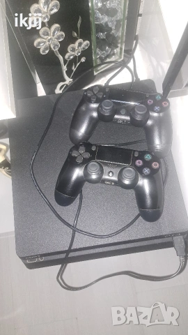 Продавам PlayStation 4