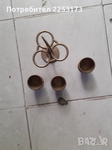 Три месингови чаши на стойка., снимка 2 - Сервизи - 51770262