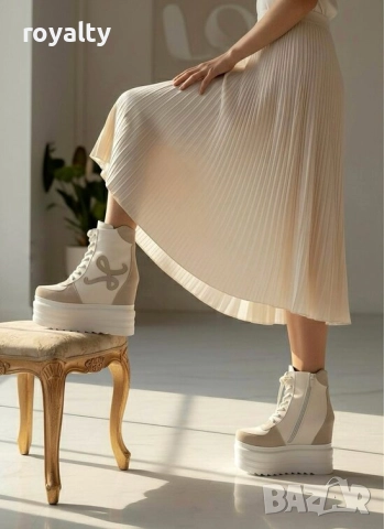 Боти на платформа - бяла кожа със сив велур, снимка 2 - Дамски боти - 52464172