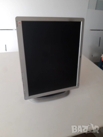 Монитор 19" HP L1950g, снимка 8 - Монитори - 52587511
