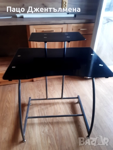 Стъклена  масичка, снимка 2 - Маси - 51693457