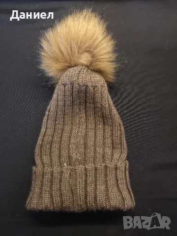 Дамска шапка Moncler , снимка 3 - Шапки - 48829644