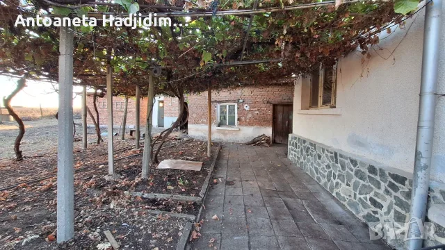 Продава Къща с двор, снимка 6 - Етаж от къща - 56238103