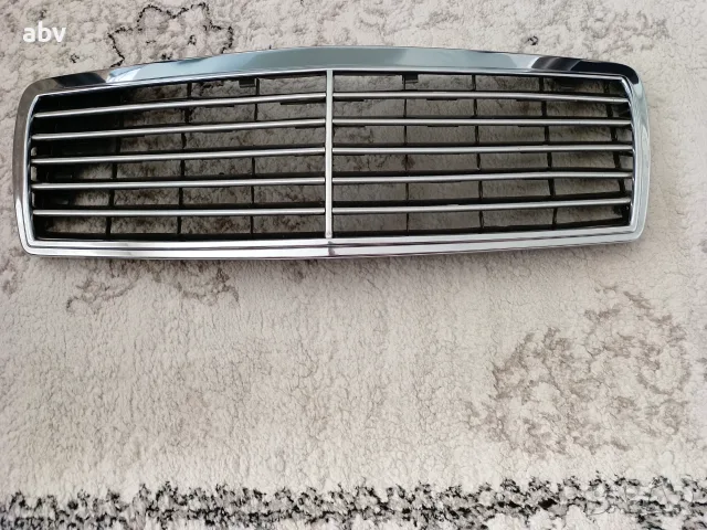Решетка Мерцедес В202 Mercedes W202 , снимка 3 - Части - 56360236