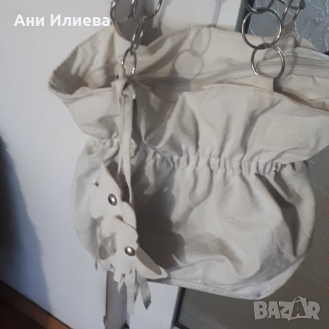 Бяла и черна чанта тип торба с две цветчета, снимка 5 - Чанти - 35558360