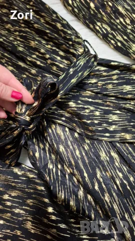 КРАСИВА черна рокля в златисти шарки, снимка 4 - Рокли - 49821869