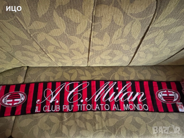 Футболен шал на  Ac Milan, снимка 2 - Шалове - 52378764