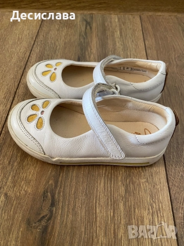 Кожени пантофи Clarks 25,5-26 номер, снимка 2 - Детски пантофи - 51497461