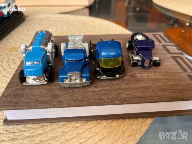 Hotwheels-4 камиони, снимка 2 - Колекции - 42324949