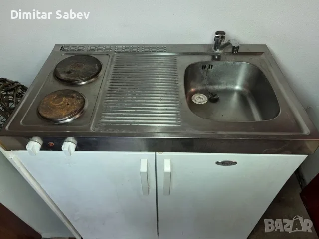 Мини кухня Whirlpool- Хладилник, мивка, котлони и шкаф , снимка 5 - Обзавеждане на кухня - 55852859