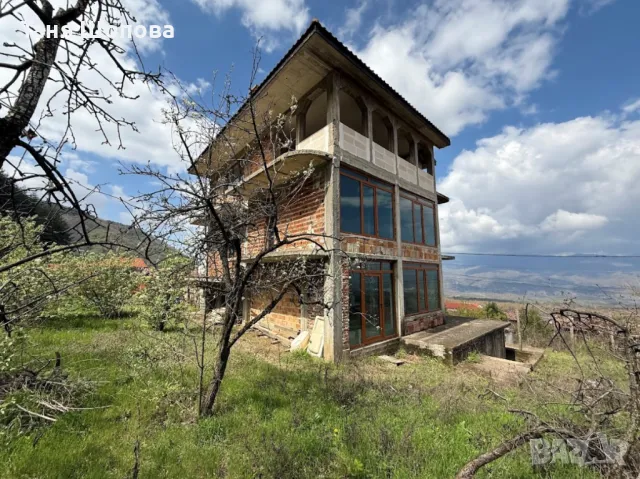 Триетажна къща за продажба в село Коларово, община Петрич , снимка 1