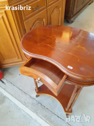 Антична Масивна Масичка с Чекмедже-внос от Германия!, снимка 5 - Маси - 48318524