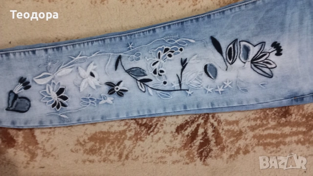 Дънки с рязана бродерия, снимка 2 - Дънки - 53128270