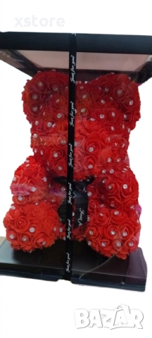 Луксозно мече от рози покрито с блестящи камъчета в елегантна подаръчна кутия, снимка 2 - Романтични подаръци - 52793376