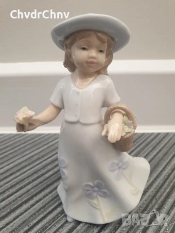 2бр Leonardo статуетки/ЛЕОНАРДО английска порцеланова фигура/ангел-момче с куче-момиче с цветя, снимка 6 - Колекции - 47107114