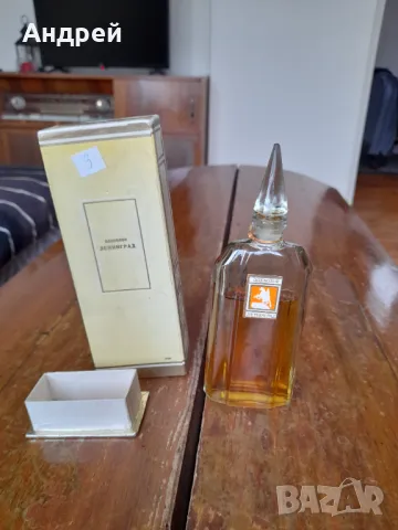 Стар одеколон Ленинград, снимка 2 - Други ценни предмети - 49259111