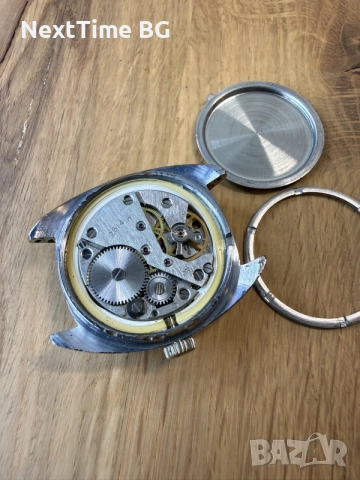 Класически съветски механичен часовник Raketa (Ракета) с дата — СССР, снимка 5 - Мъжки - 55709293