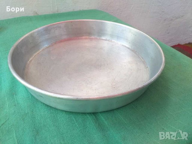Стара алуминиева тава