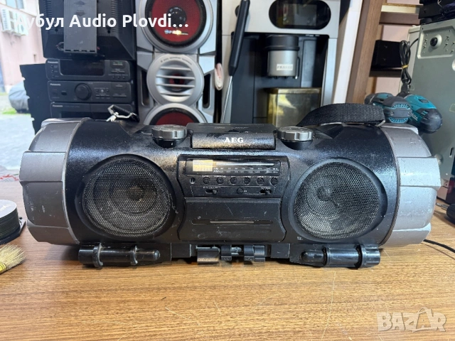 AEG BOOMBOX TUNER CD PLAYER END CASETTE