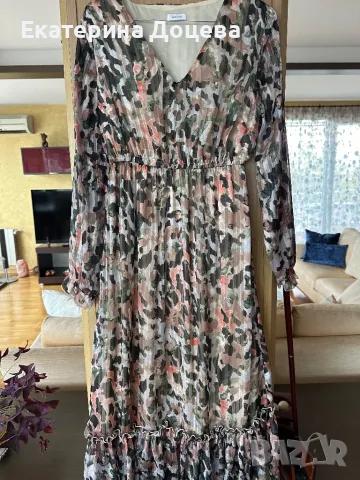 Елегантна рокля в пастелни тонове, снимка 1