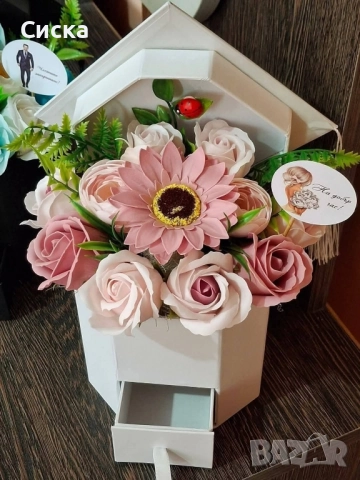 Тематични букети със 11 броя сапунени цветя от пластечен сапун за абитуриенти💃🏼 или абсолвенти, снимка 10 - Подаръци за жени - 49792923