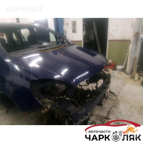 Преден капак Опел Зафира Б 1.9цдти, снимка 3 - Части - 47604894
