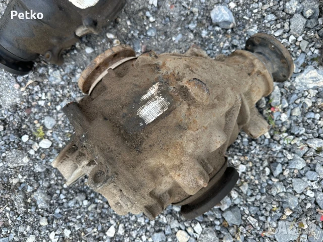 Продавам заден диференциал от бмв е46 330хд 204к.с.