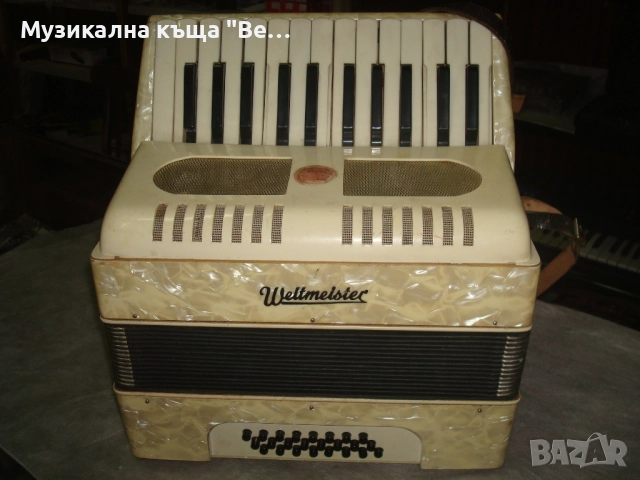 Акордеон Велтмайстер 24 баса