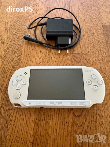 Sony PSP Street E1004 Ice White | Оригинално зарядно | 