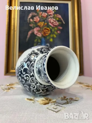Прекрасна Delft ваза в перфектно състояние.Маркирана., снимка 3 - Вази - 49688371