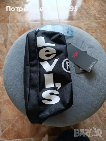 Оригинална чантичка Levi's 