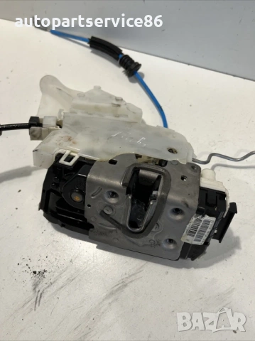 Заключване на задна дясна врата за Mercedes W212 (2012) A0997300635 , снимка 2 - Части - 54027219