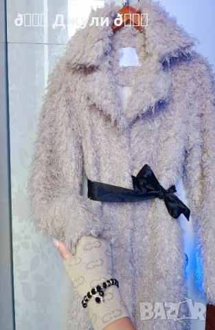 Пухкаво палто с естествен косъм от лама, снимка 4 - Палта, манта - 52053837