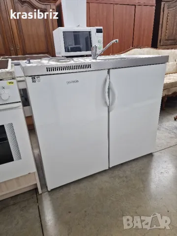 Мини Кухня с Хладилник....Мивка с Батерия...Бойлер....Котлони-внос от Германия!, снимка 1