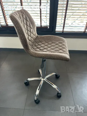 Висок Стол на колелца Jack + доставка и 24м гаранция, снимка 2 - Столове - 49942768