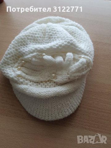 Дамски зимни шапки , снимка 2 - Шапки - 35410253