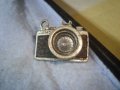 ПОСРЕБРЕН ЛАКИРАН ВИНТИДЖ ПЕНДАНТ - РЕТРО ФОТОАПАРАТ ФИГУРАЛЕН АРТ МЕДАЛЬОН с КОЖА и КРИСТАЛ 35108, снимка 6