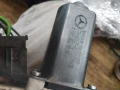 Моторче , задeн вратa , дясна, MERCEDES-BENZ E (W211) A2118202442, снимка 2