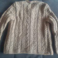Ръчно плетен вълнен пуловер, снимка 3 - Жилетки - 38218384