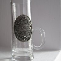 чаша с дръжка - рюмка водка герб кръст метал и стъкло, снимка 2 - Антикварни и старинни предмети - 30595289