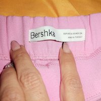 Уникални модели на панталонки и поли Bershka , снимка 13 - Поли - 39932967