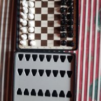 Стар магнитен шах, снимка 1 - Антикварни и старинни предмети - 35244305