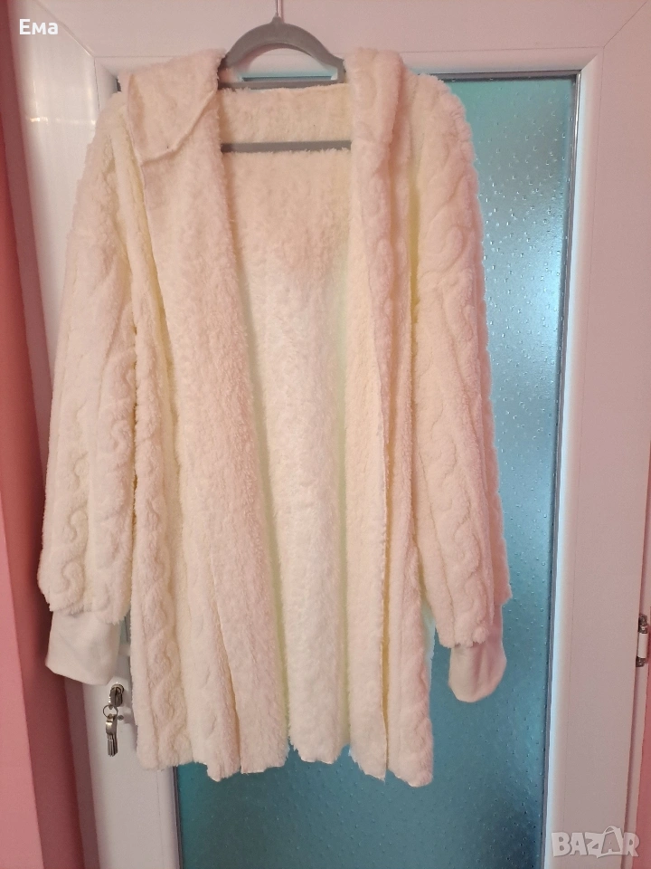 Продавам нова дамска жилетка , снимка 1