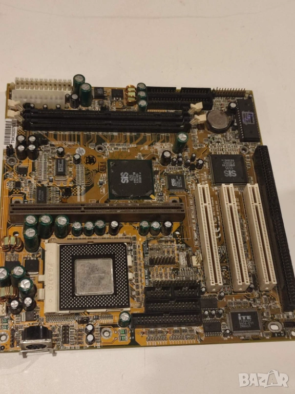 Части платка с процесор intel 500МХц от ретро компютър, снимка 1