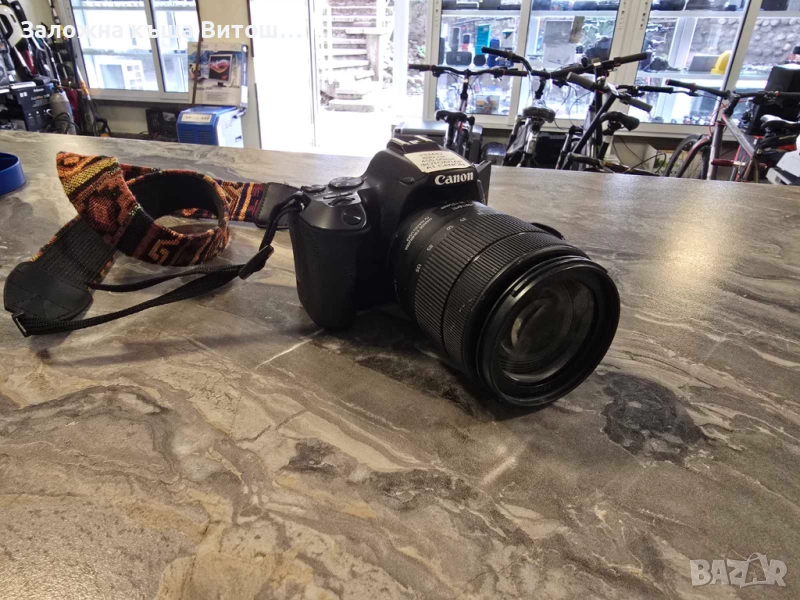 Фотоапарат Canon EOS 250D , снимка 1