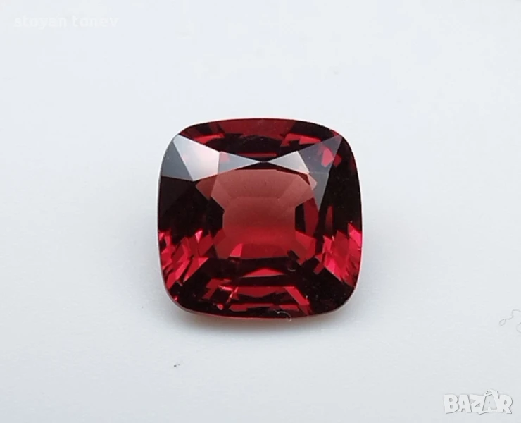 Безупречен червен шпинел с тегло 2.38кт.! Сертификат! Нов!, снимка 1