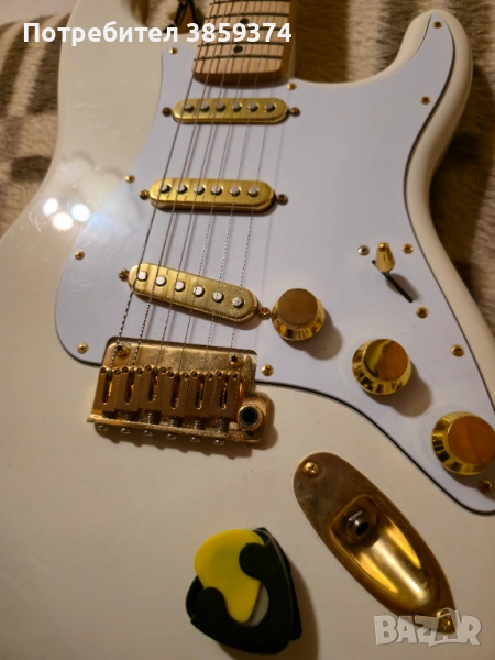 Електрическа китара Custom Squier Affinity Stratocaster, снимка 1