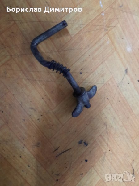 Продавам оригинален държач за резервната гума на Москвич 408, 412, снимка 1