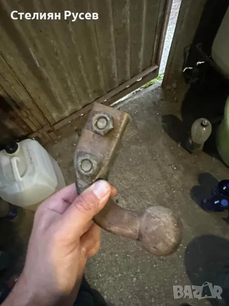 теглич за автомобил  - само ябълката с2 болта е   няма други части към него цена 20 лв, снимка 1