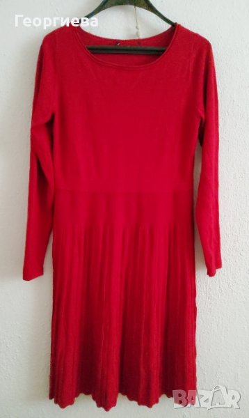 Червена рокля от фино плетиво, снимка 1